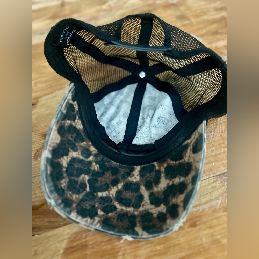 David And Young Leopard Print Mesh Baseball Cap - Picture 7 of 8